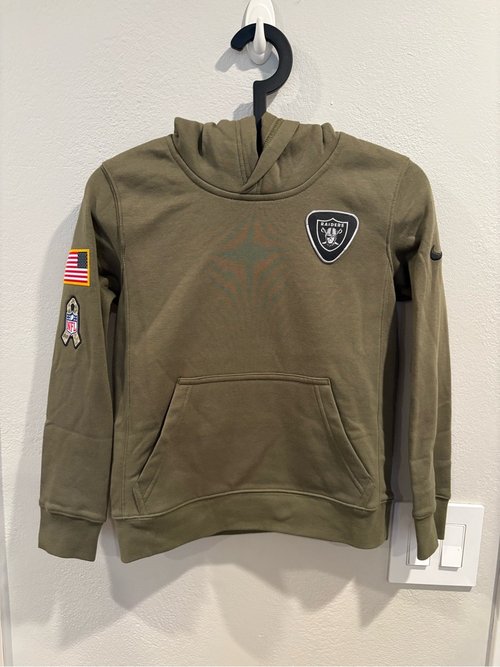 Nike Las Vegas Raiders Salute To Service Hoodie - Youth Size Small & Large NWOT - Picture 2 of 14